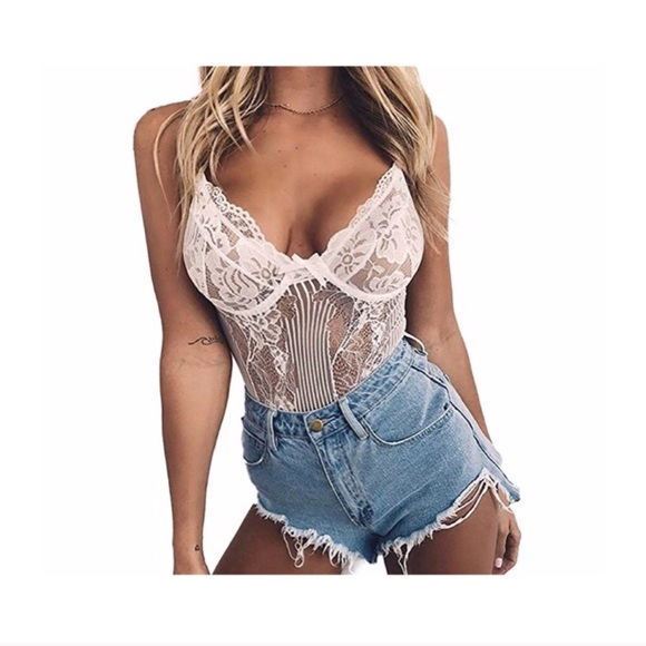 ❌SOLD❌NWT⚡️White lace bodysuit - Picture 2 of 8
